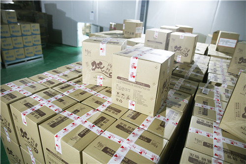 黃燜雞醬料批發(fā),公司倉庫一角